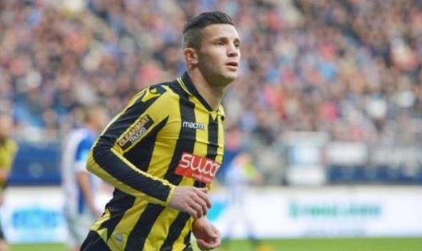 赛迎来了一 赛迎来了一